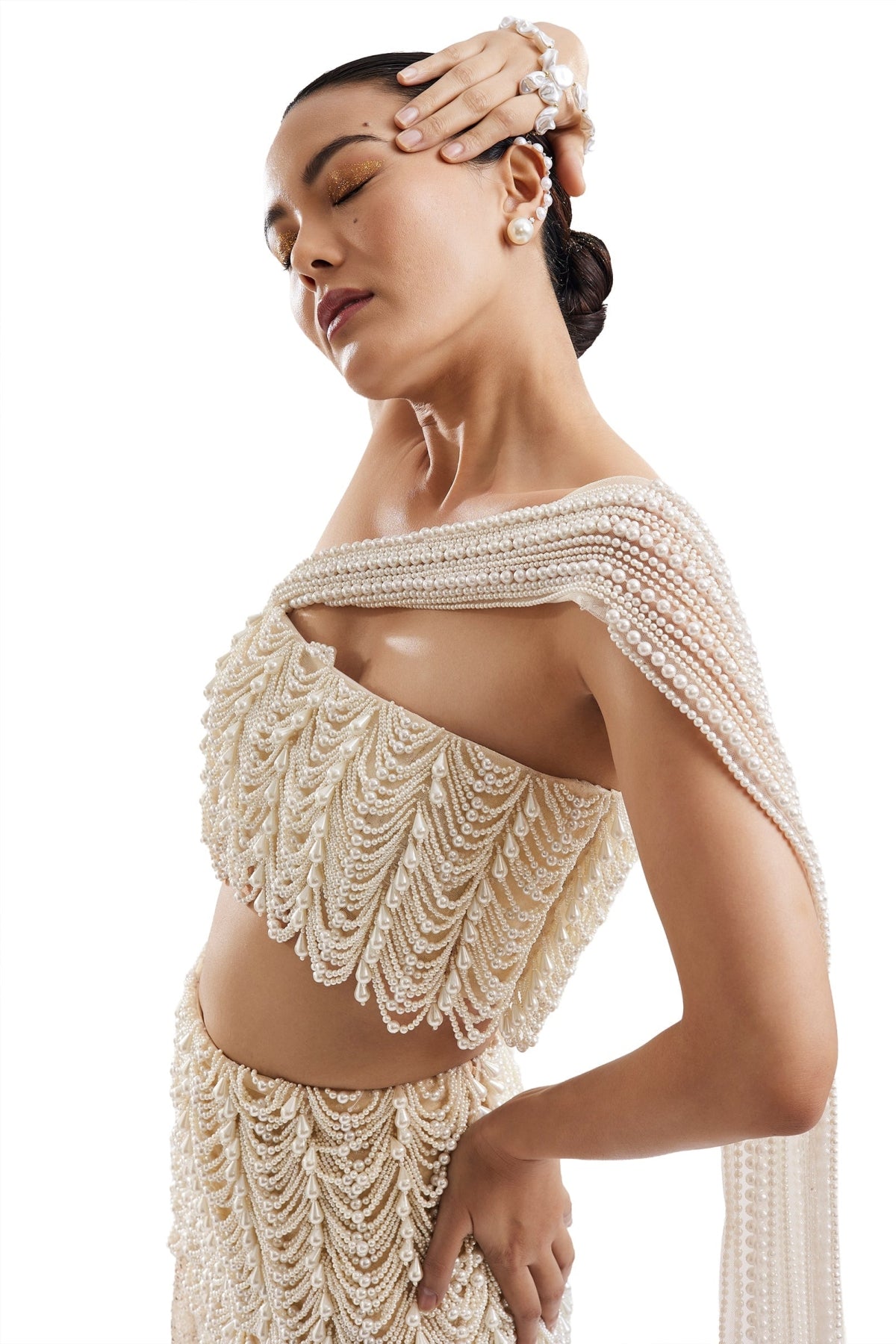 Off-White Bustier Lehenga With Detachable Pallu