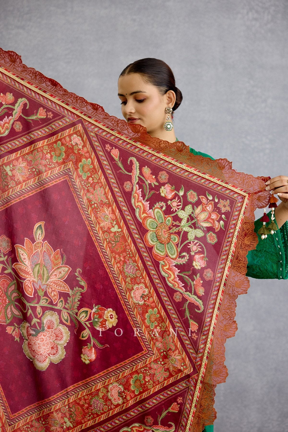 Laalima Ayaana Scarf