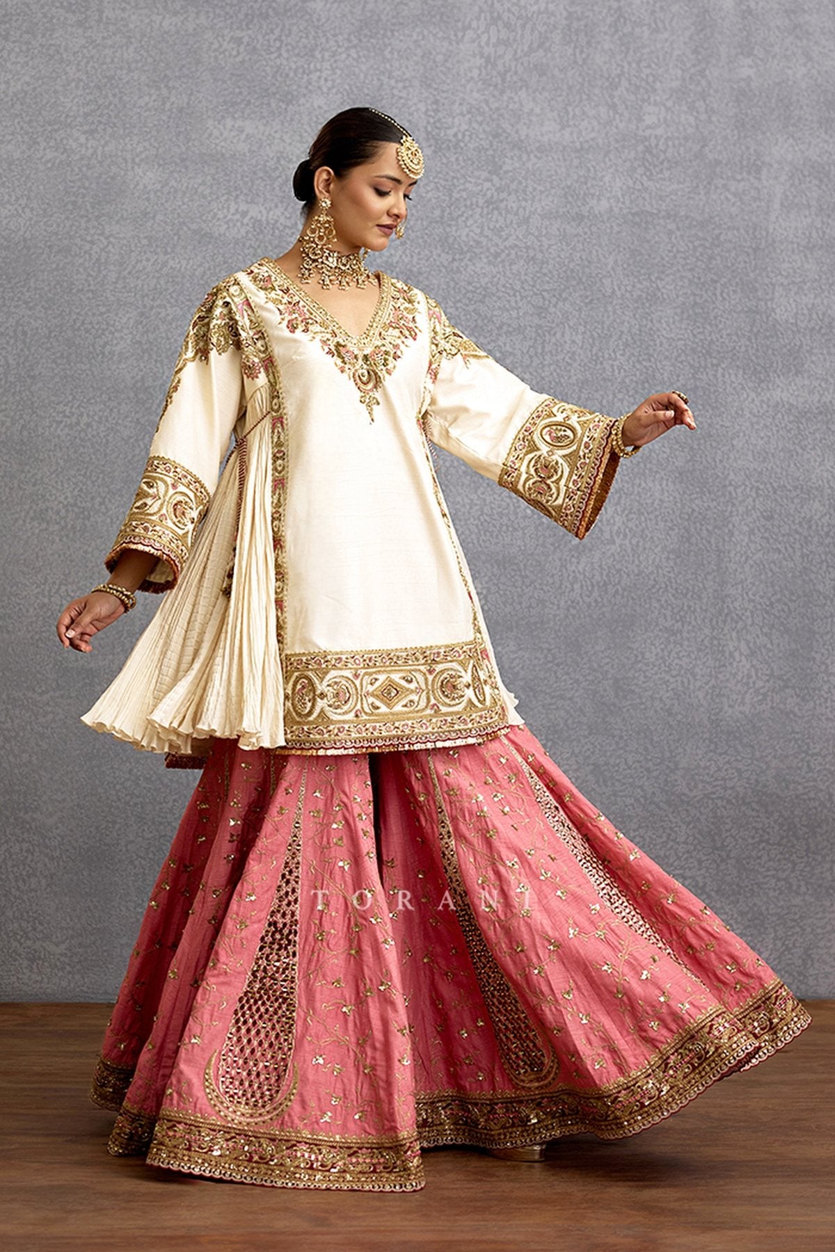 Maahe Mahtabe Insiyah Sharara Set