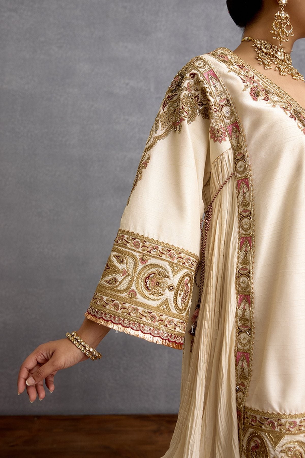 Maahe Mahtabe Insiyah Sharara Set