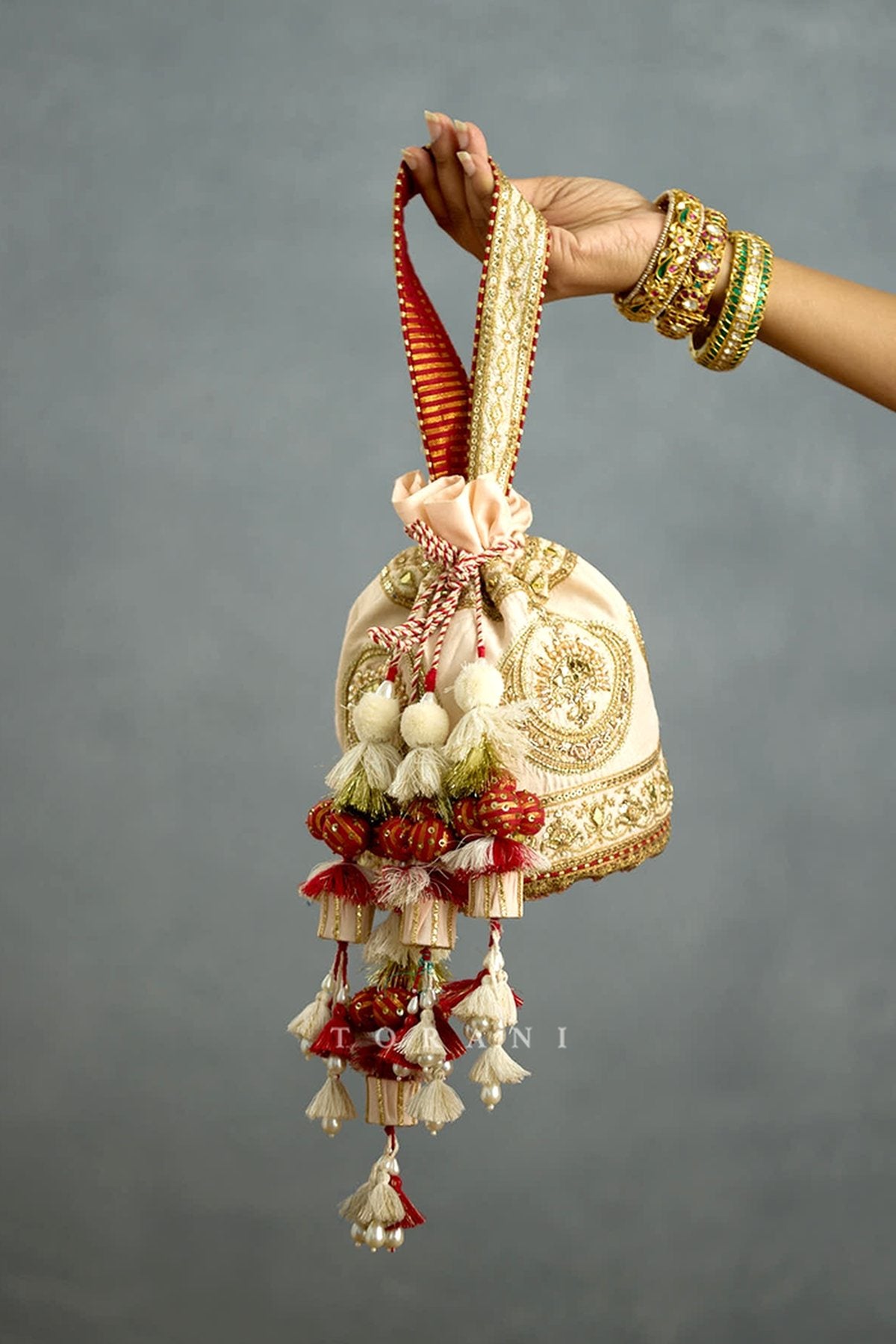 Mahtabe Fareedan Potli