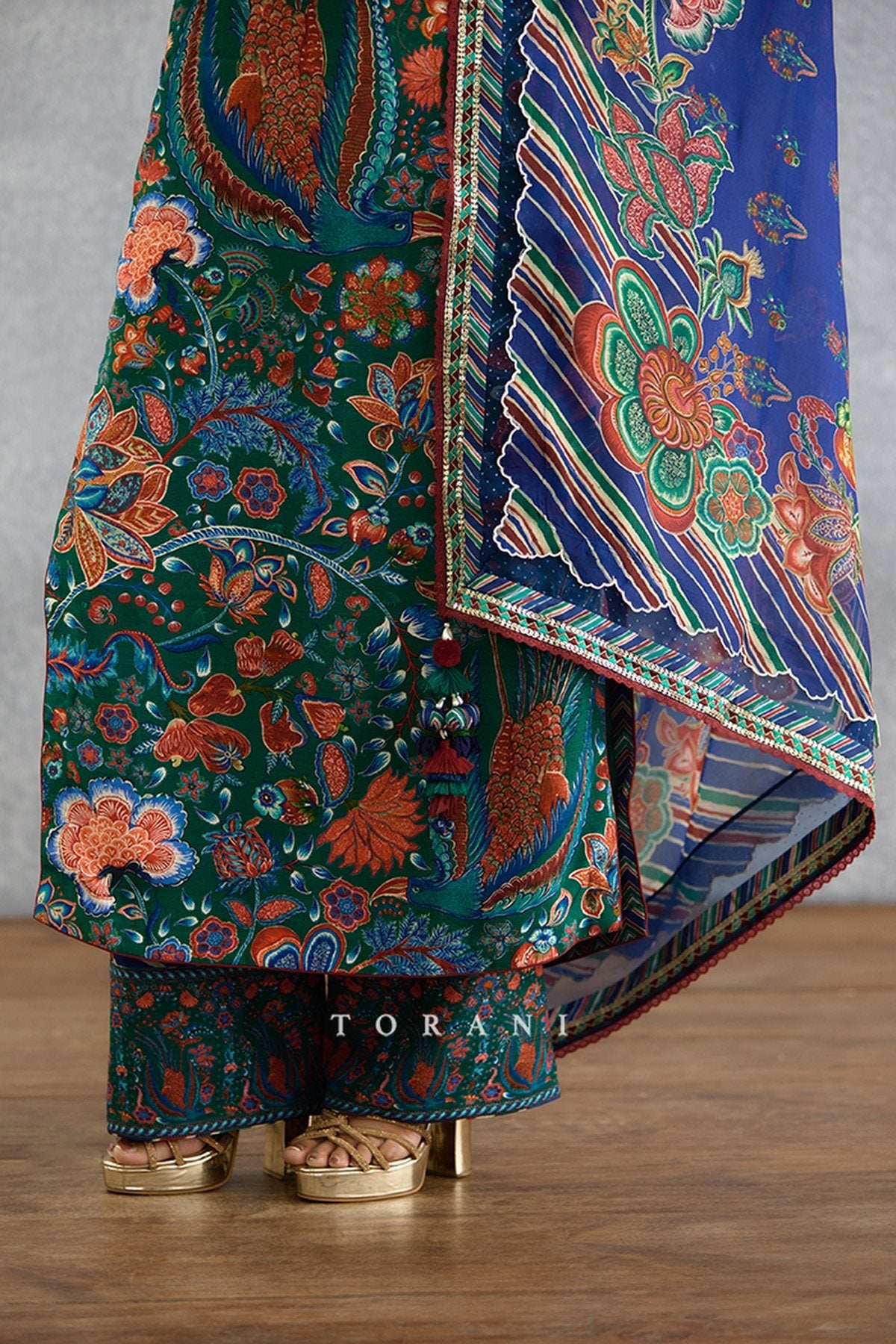 Mayurakshi Writu Tanuja Kurta Set