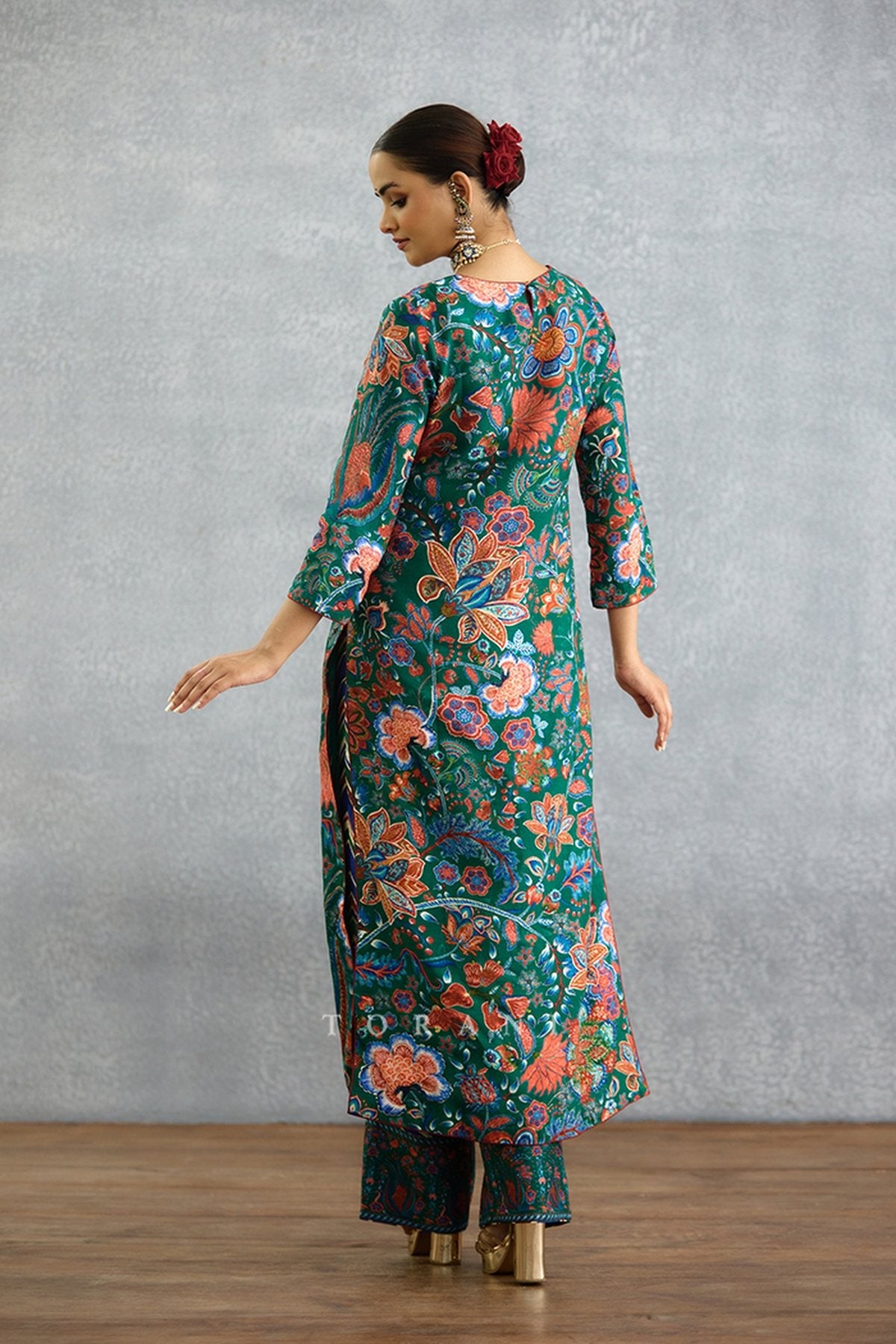 Mayurakshi Writu Tanuja Kurta Set