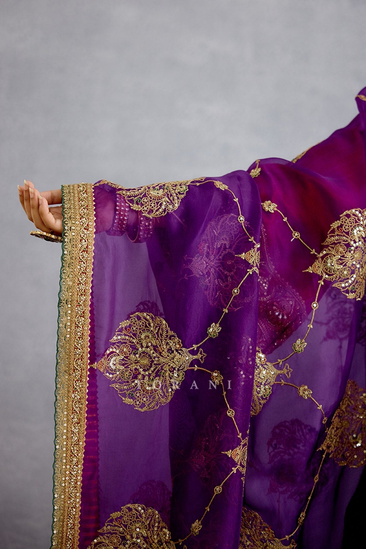 Mehrang Amna Kurta Set