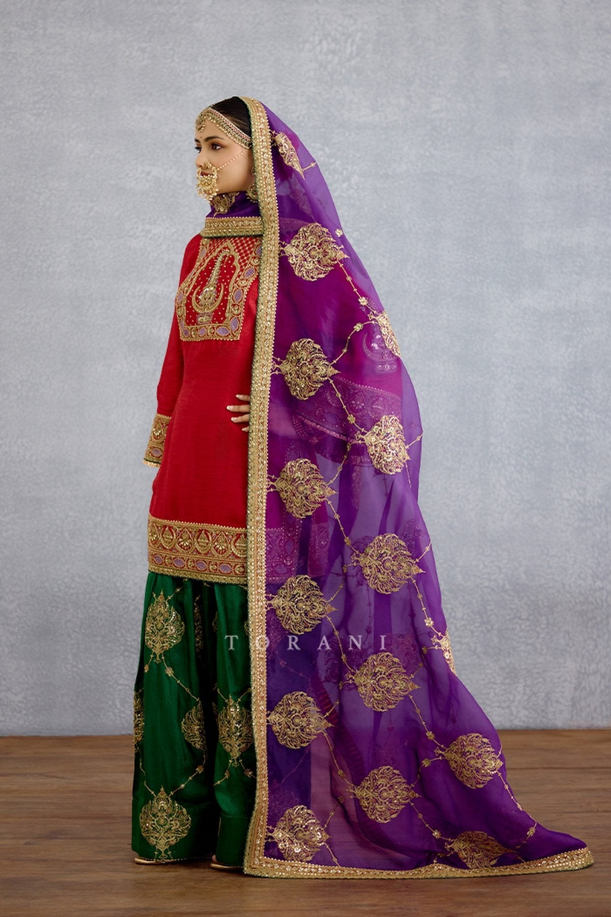 Mehrang Amna Kurta Set