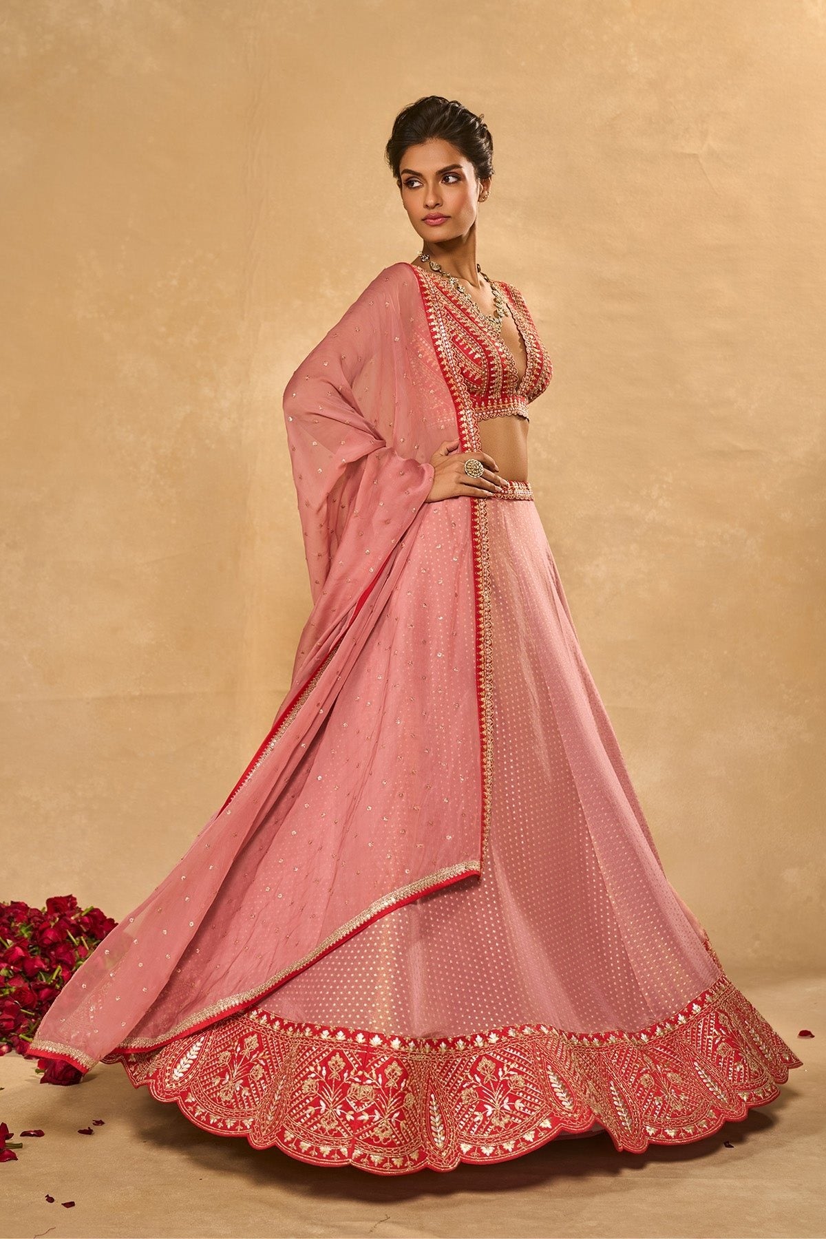 MINA DAMAN LEHENGA