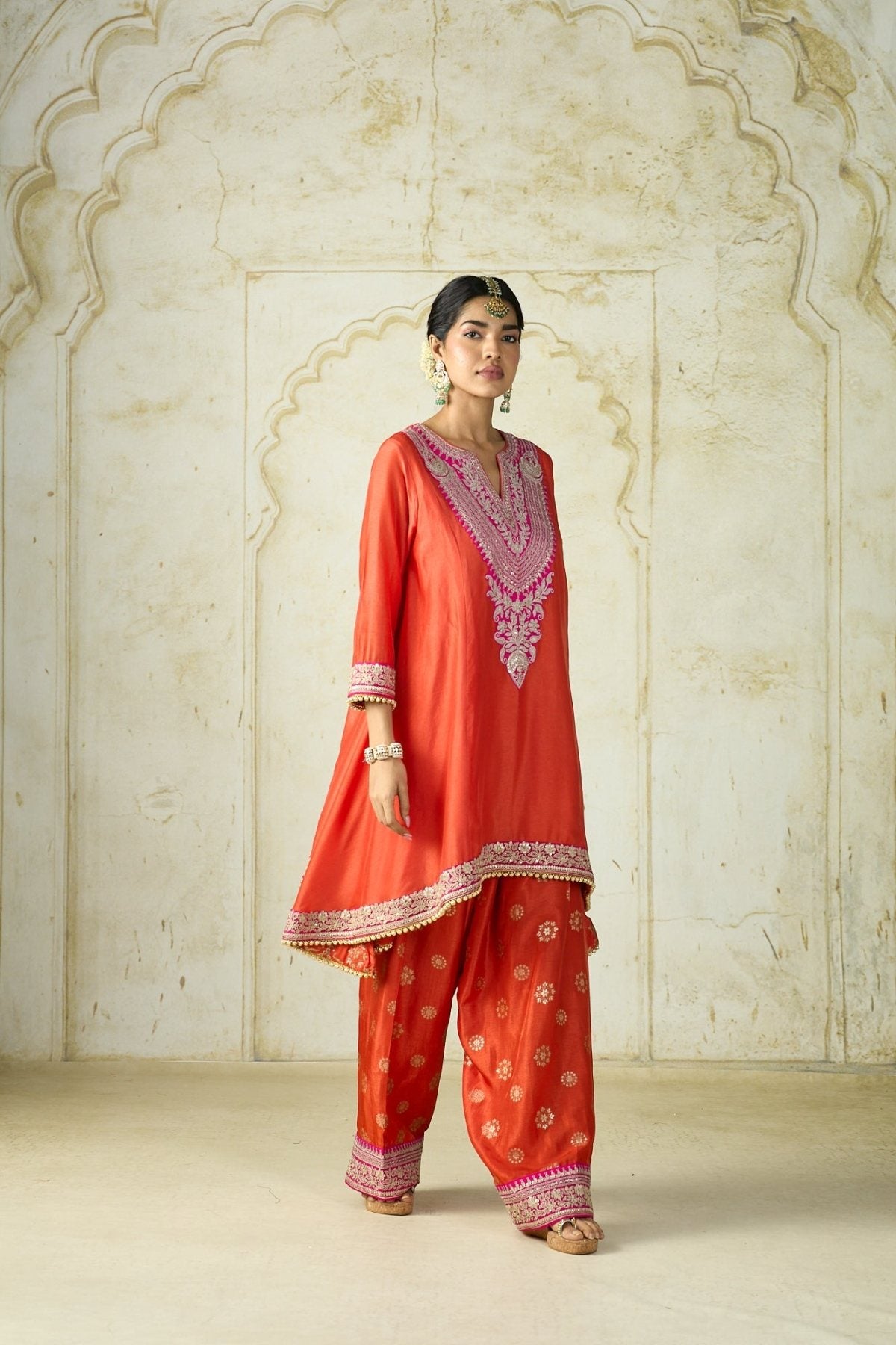 Nadia Farshi Set-Seema Sajdeh