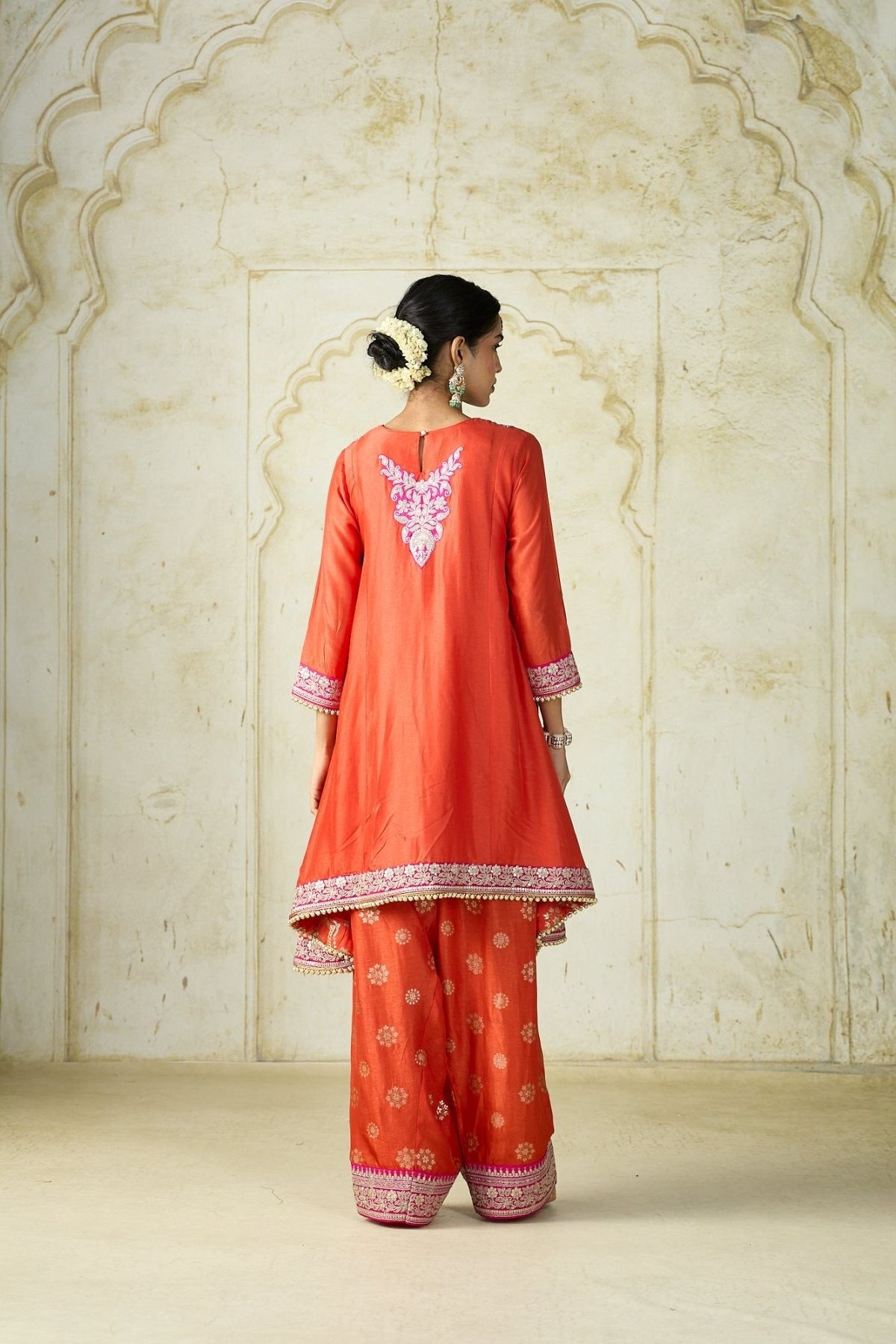 Nadia Farshi Set-Seema Sajdeh