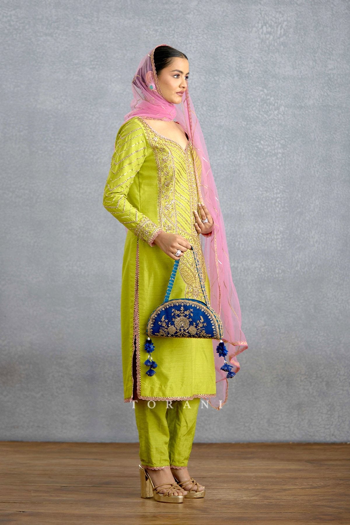 Neelat Razi Batwa