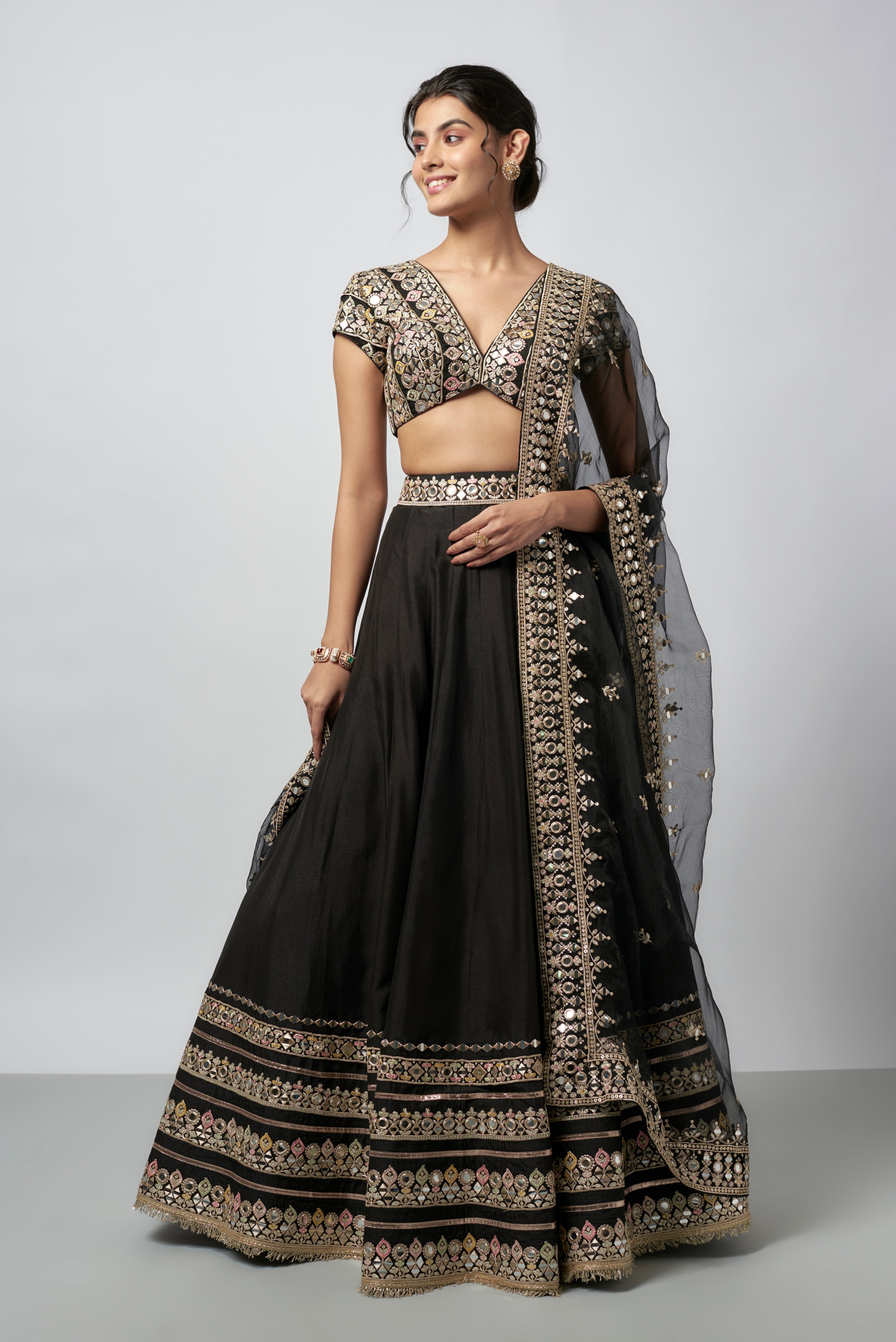 Maanyata Lehenga Set