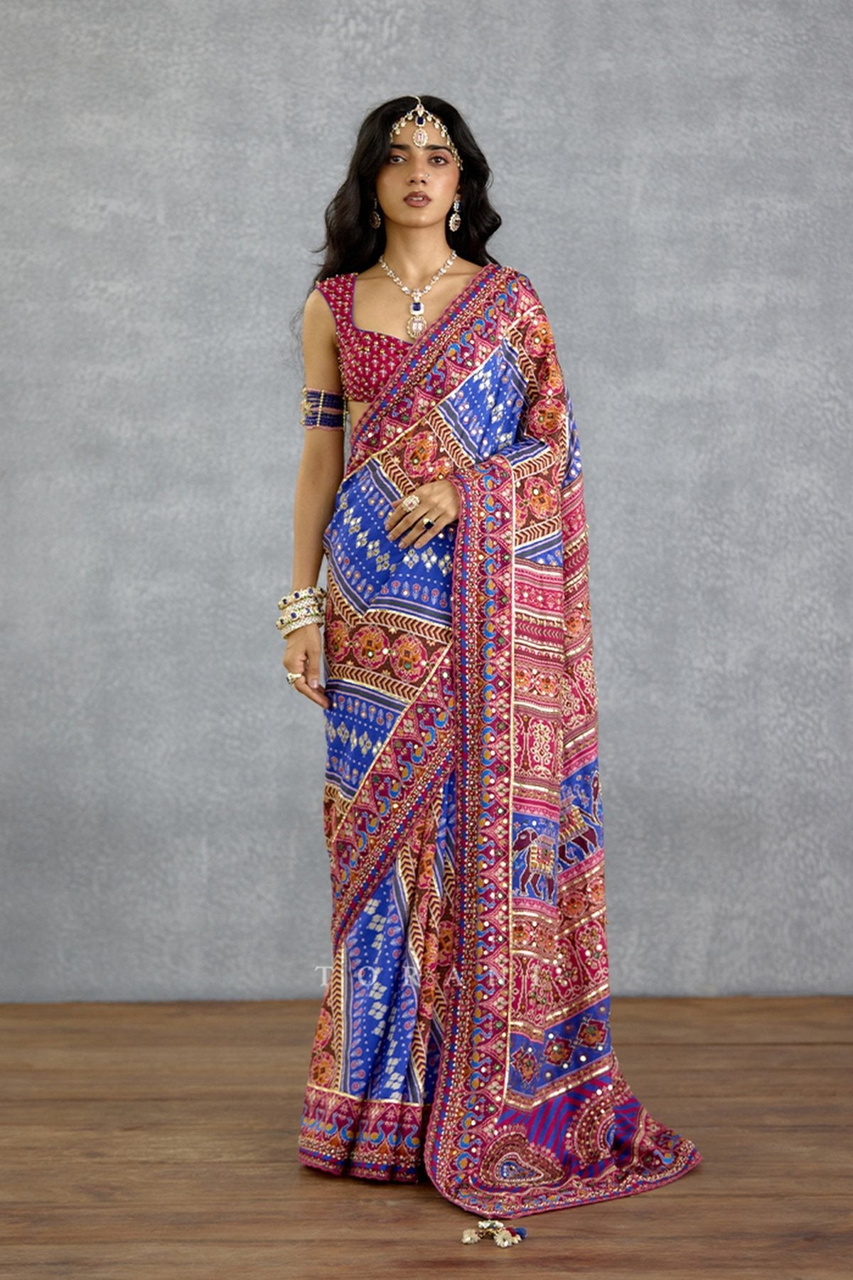 Niladri Gul Ena Saree