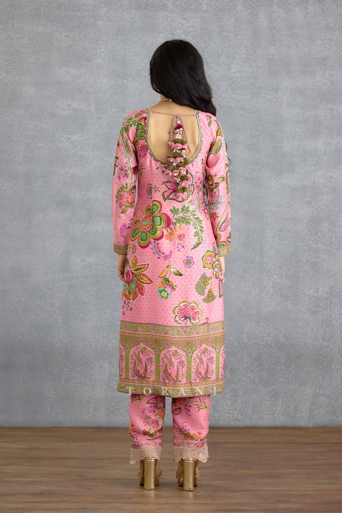Pankaja Meha Anvita Kurta Set
