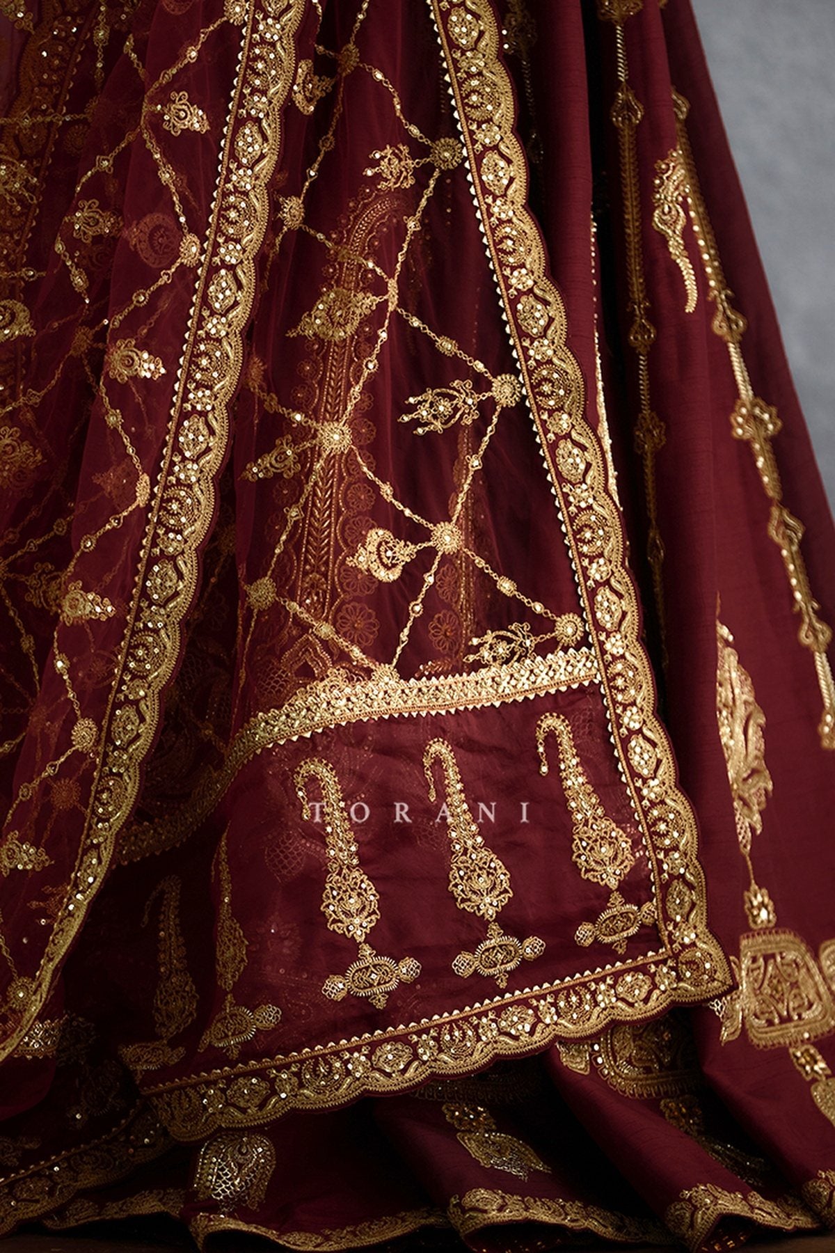 Qarmazi Mazneen Lehenga Set