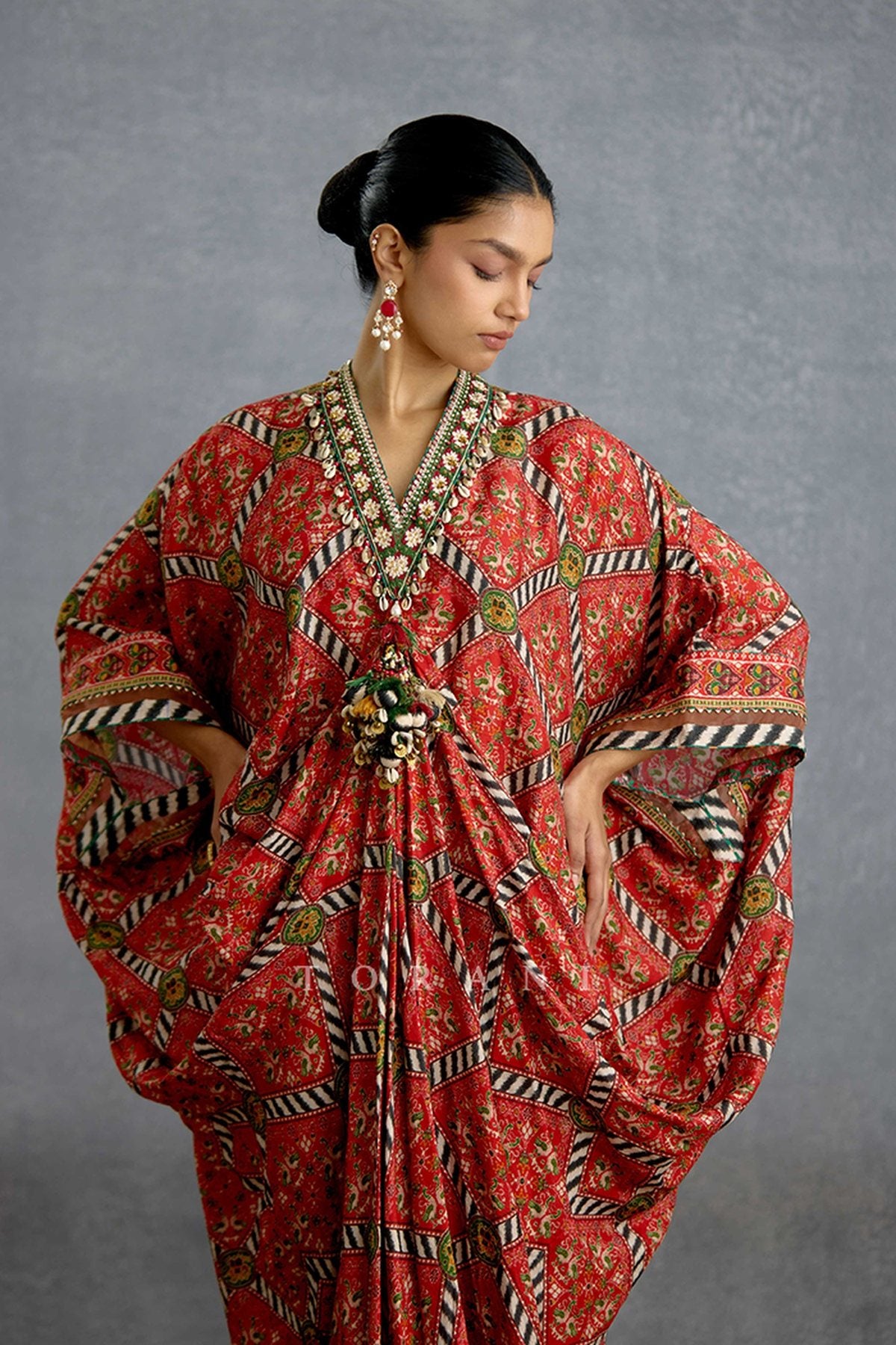 Raktika Patola Kaftan