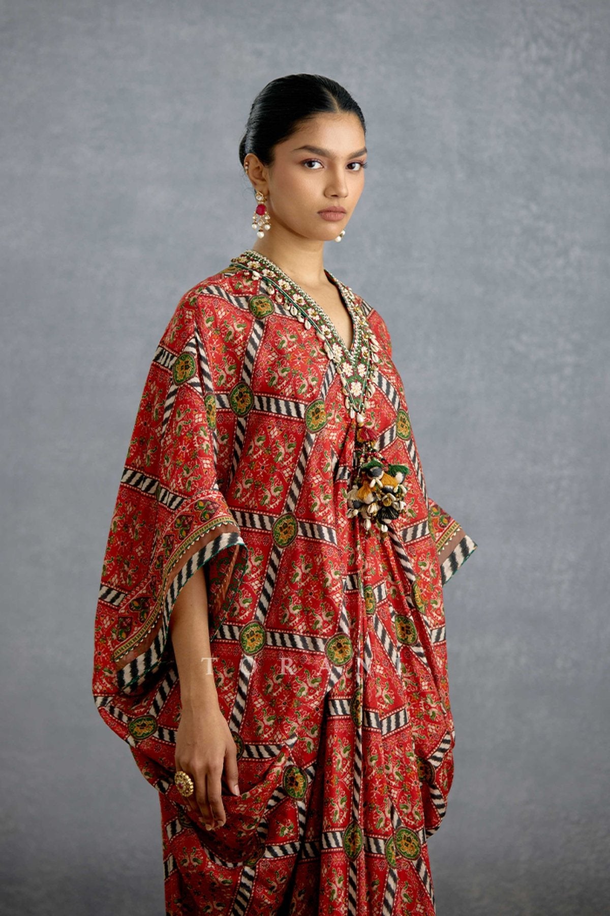 Raktika Patola Kaftan