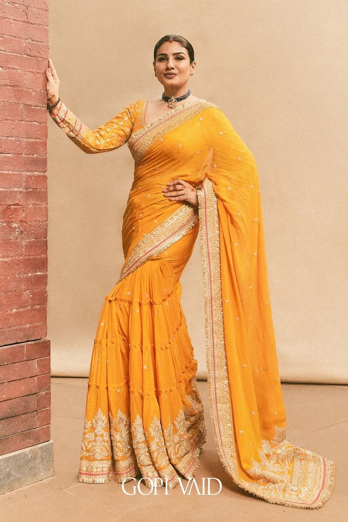 Dilbar Saree Set-Raveena Tandon