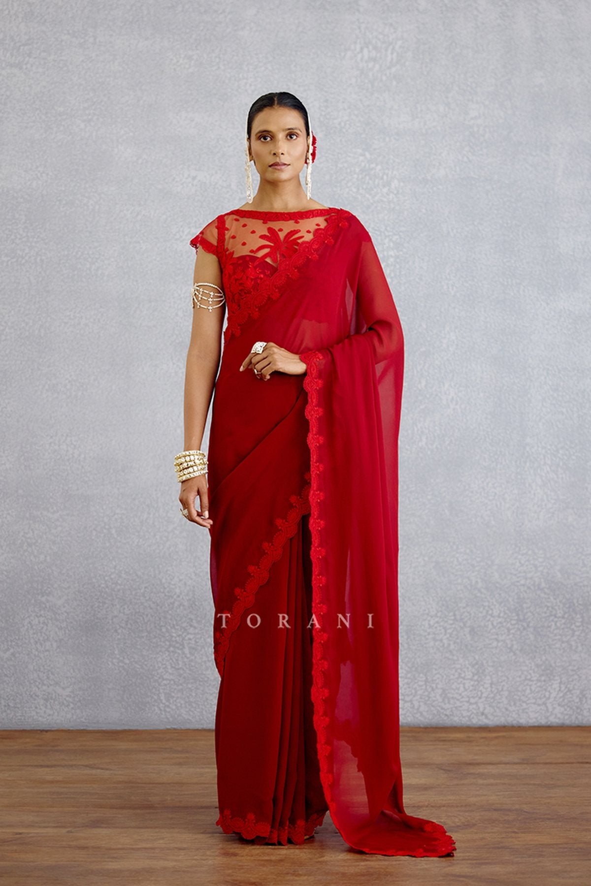Surkh Ila Saree