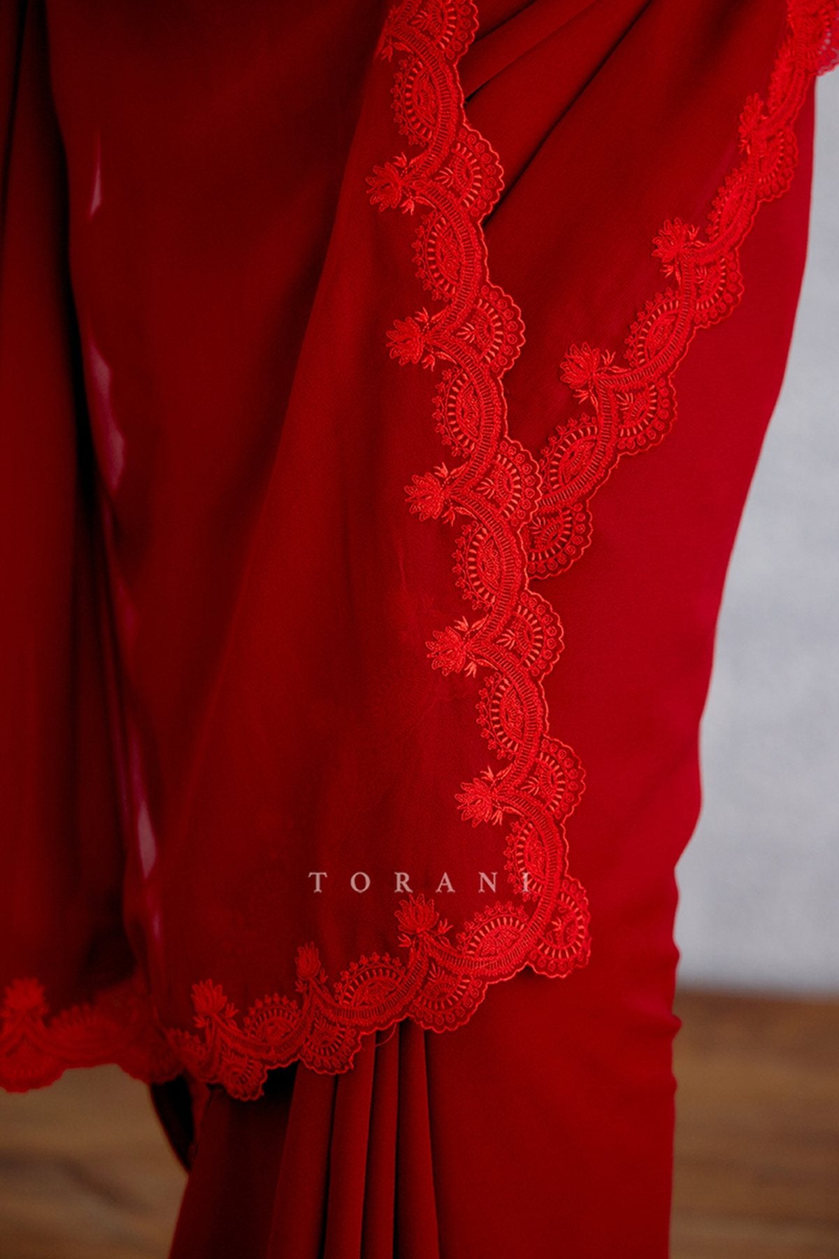 Surkh Ila Saree