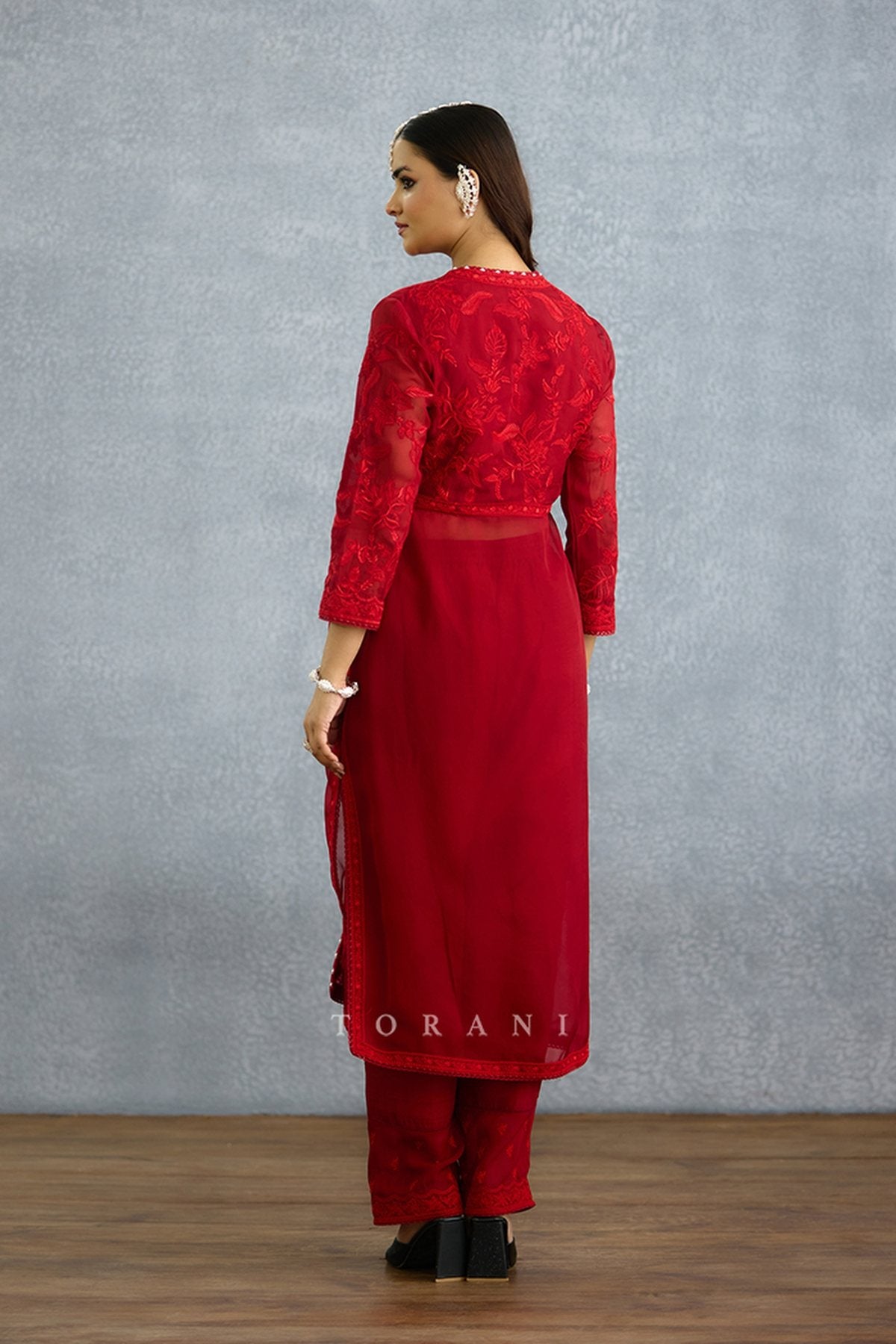 Surkh Udita Kurta Set