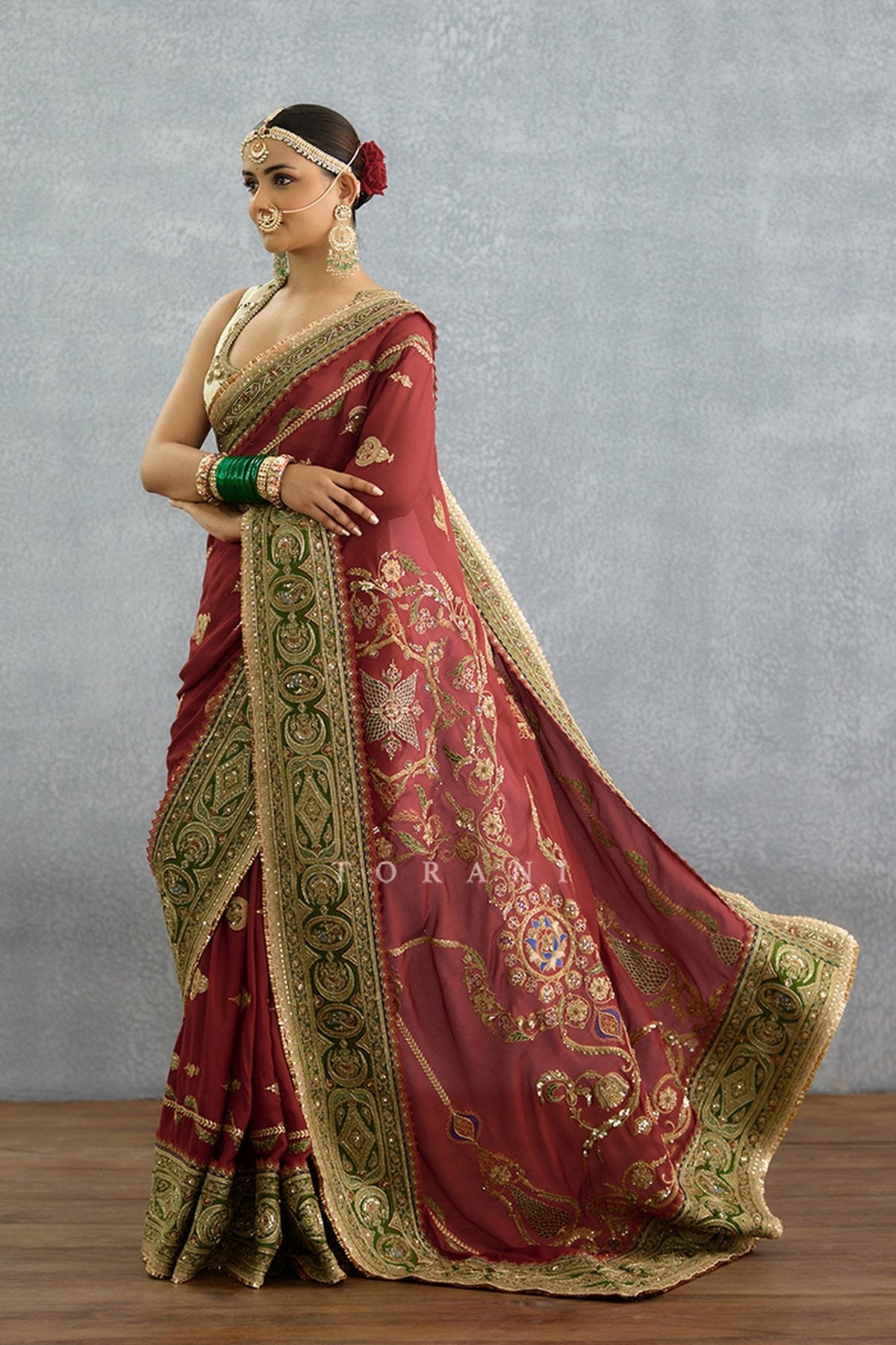 Zehra Aneeqa Saree